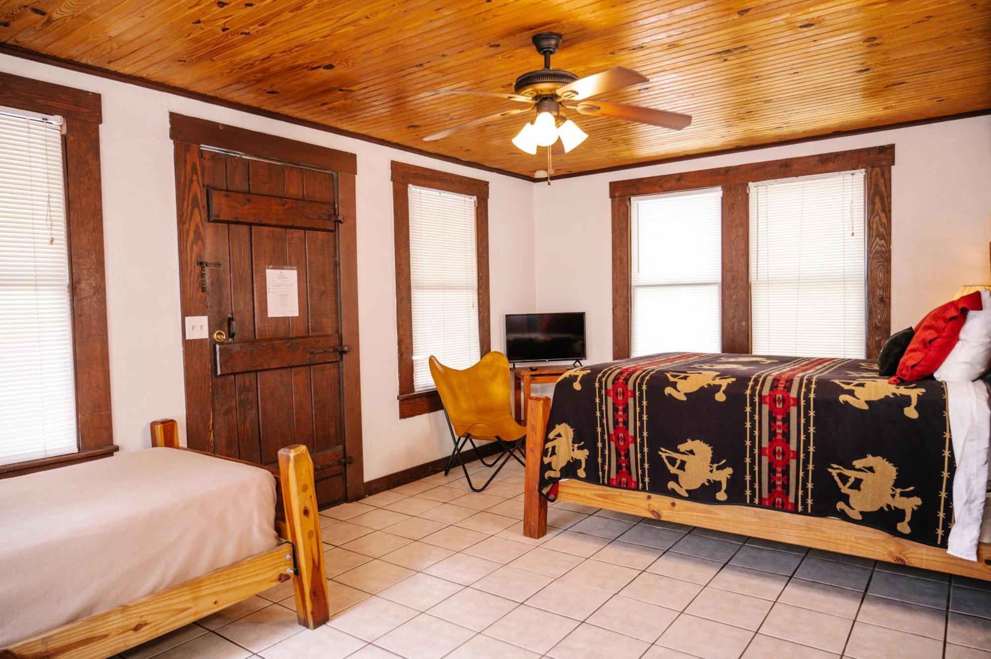 The Vaquero Motel Bandera Habitación foto